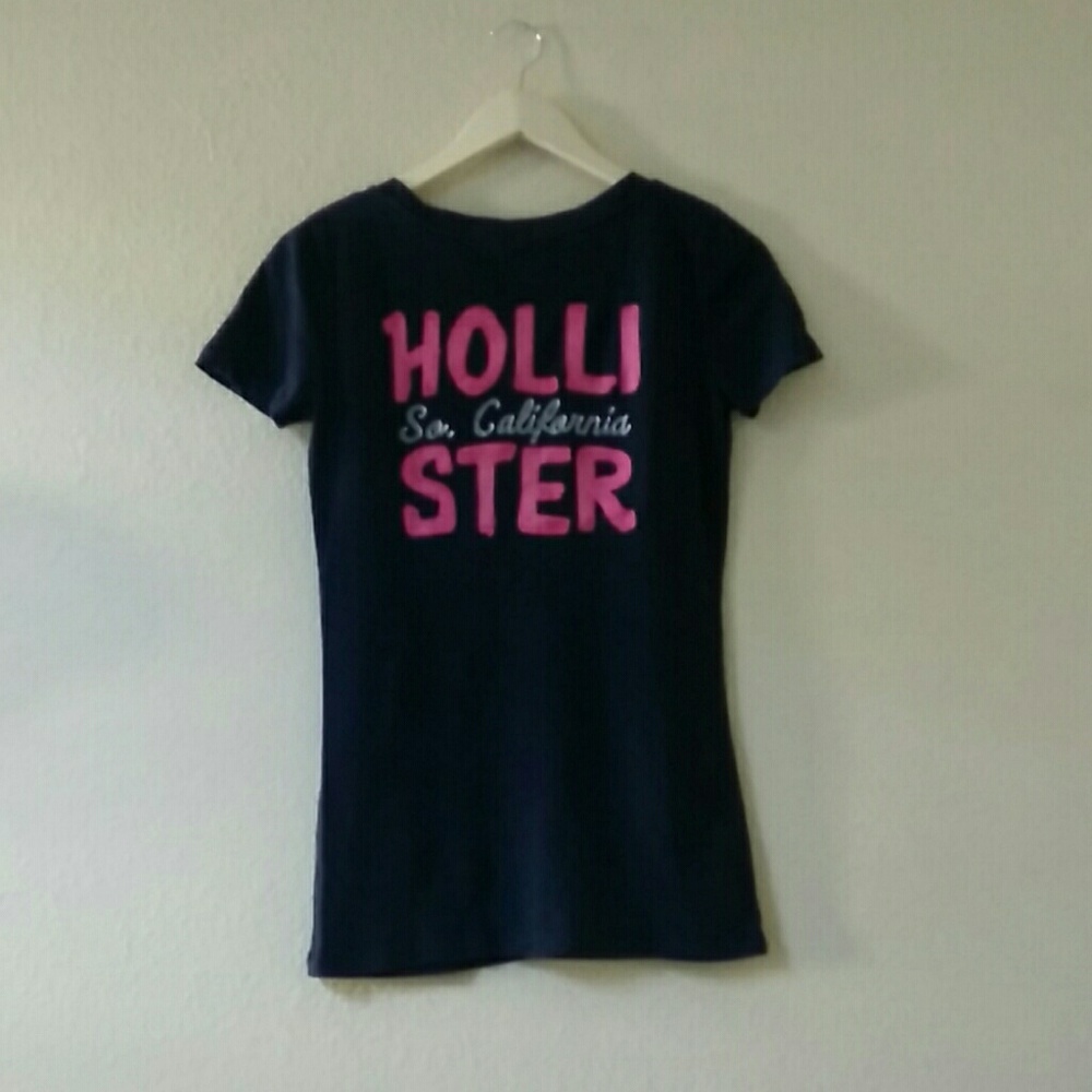 Hollister v-neck T