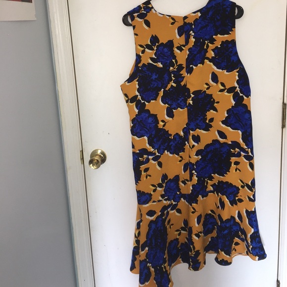Brand New "Who What Wear" Floral Pattern Dress - Picture 3 of 3