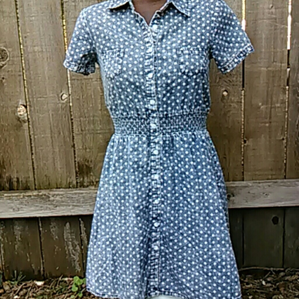 Pin-up style poke?-a-dot dress