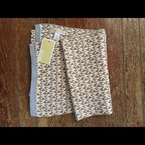 MICHAEL KORS monogram knit scarf