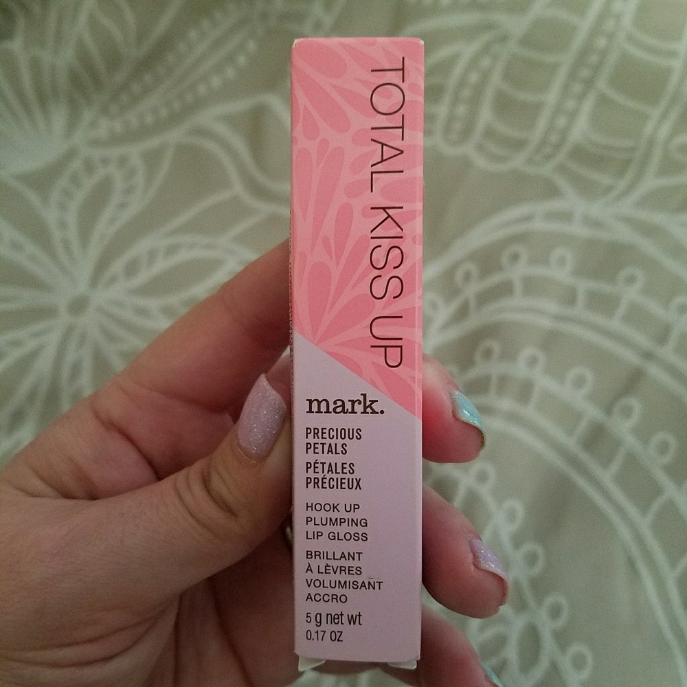 New Mark Hook Up Lipgloss Precious Petals