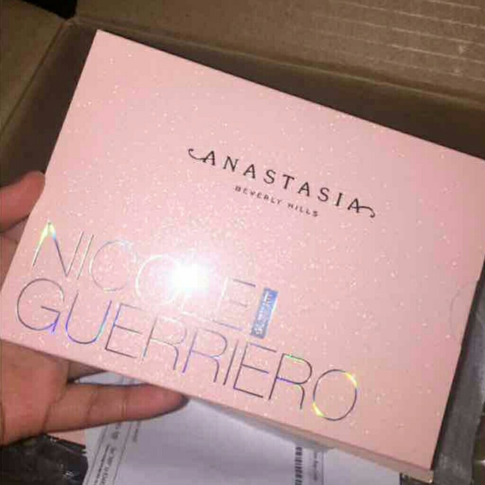 ABH X Nicole Guerriero Glow Kit Limited Edition 😭