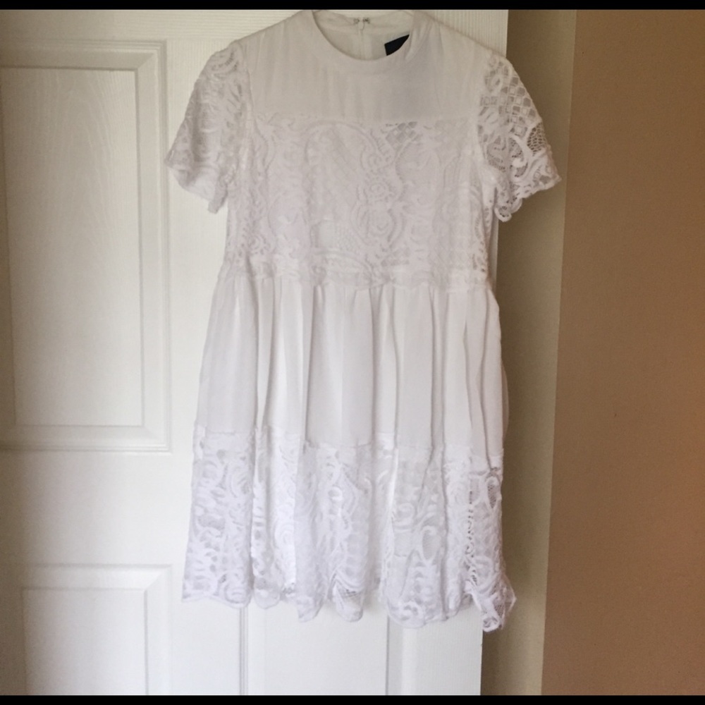 Brand new Kendall and Kylie white lace dress