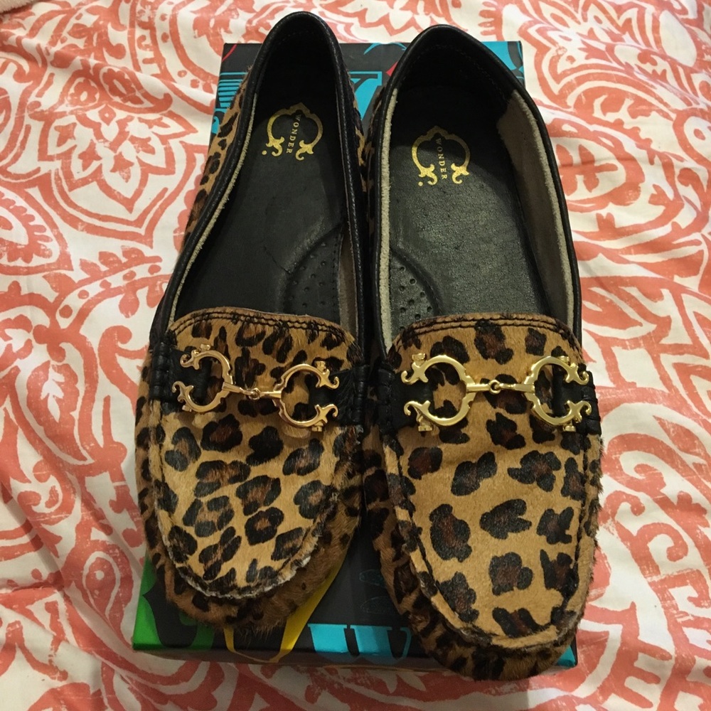 C wonder Leopard flats