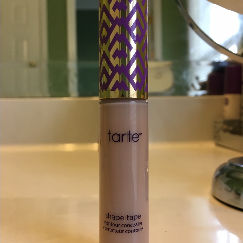 Tarte shape-tape concealer.