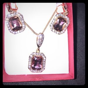 Juego de aretes y cadena