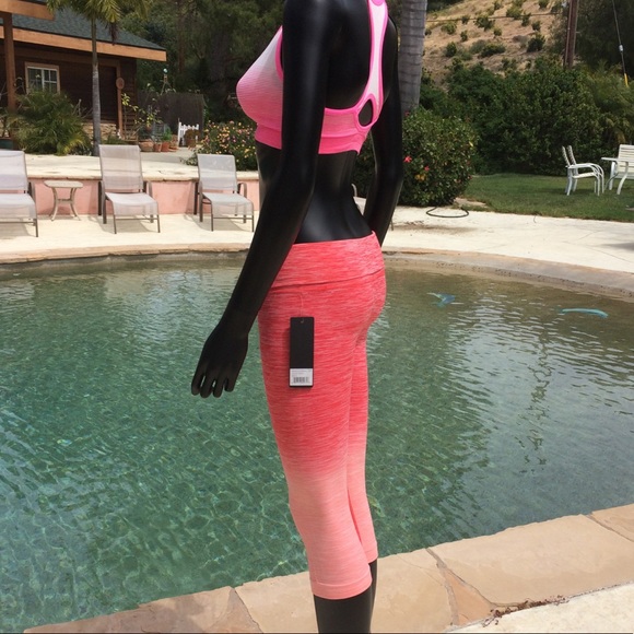 Coral Compression Crops w Fold Over Waist. - Picture 6 of 7