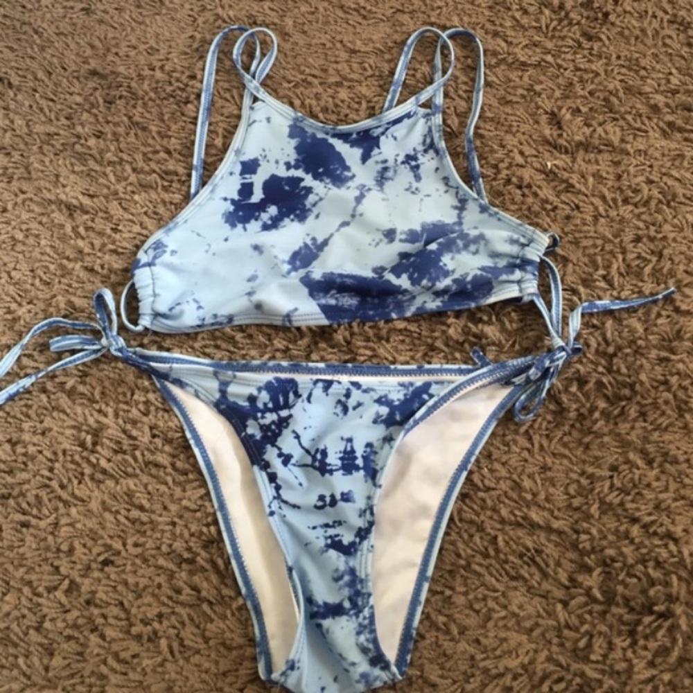 blue tye-dye bikini set