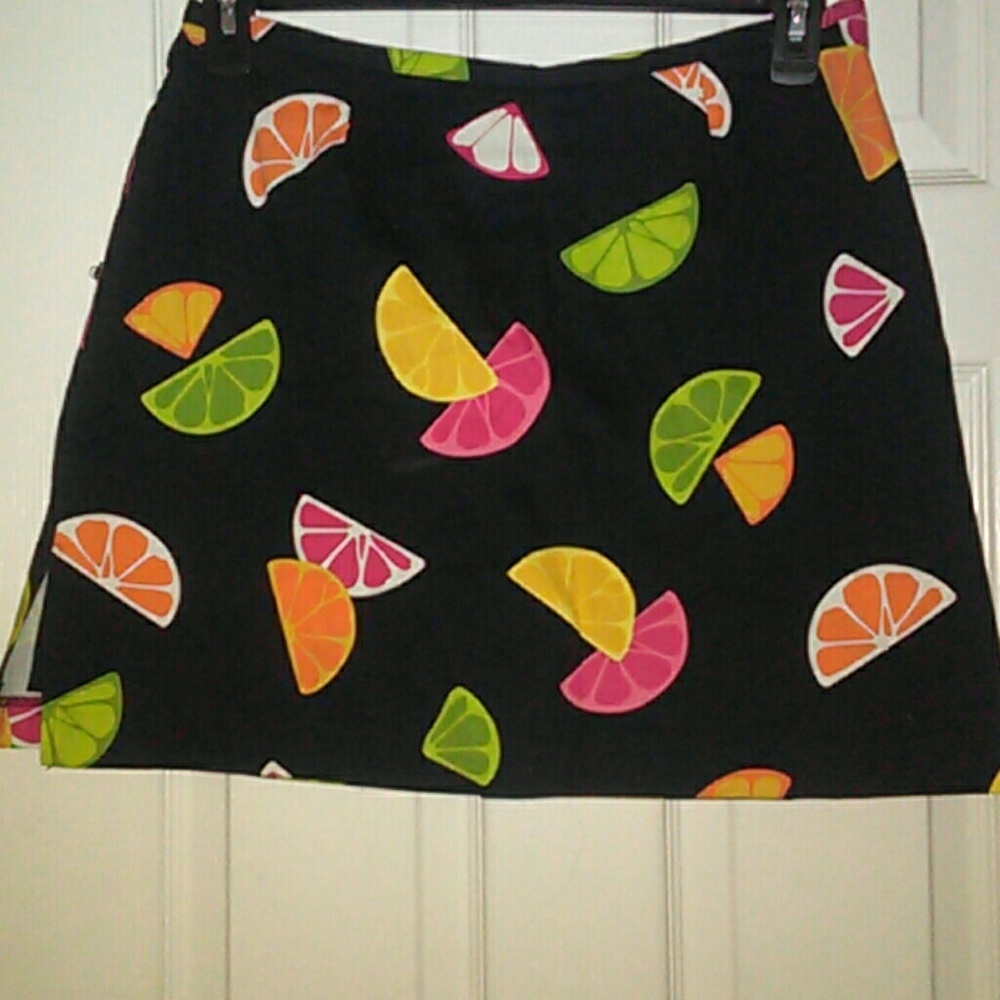 Briggs New York fruit skort size 12