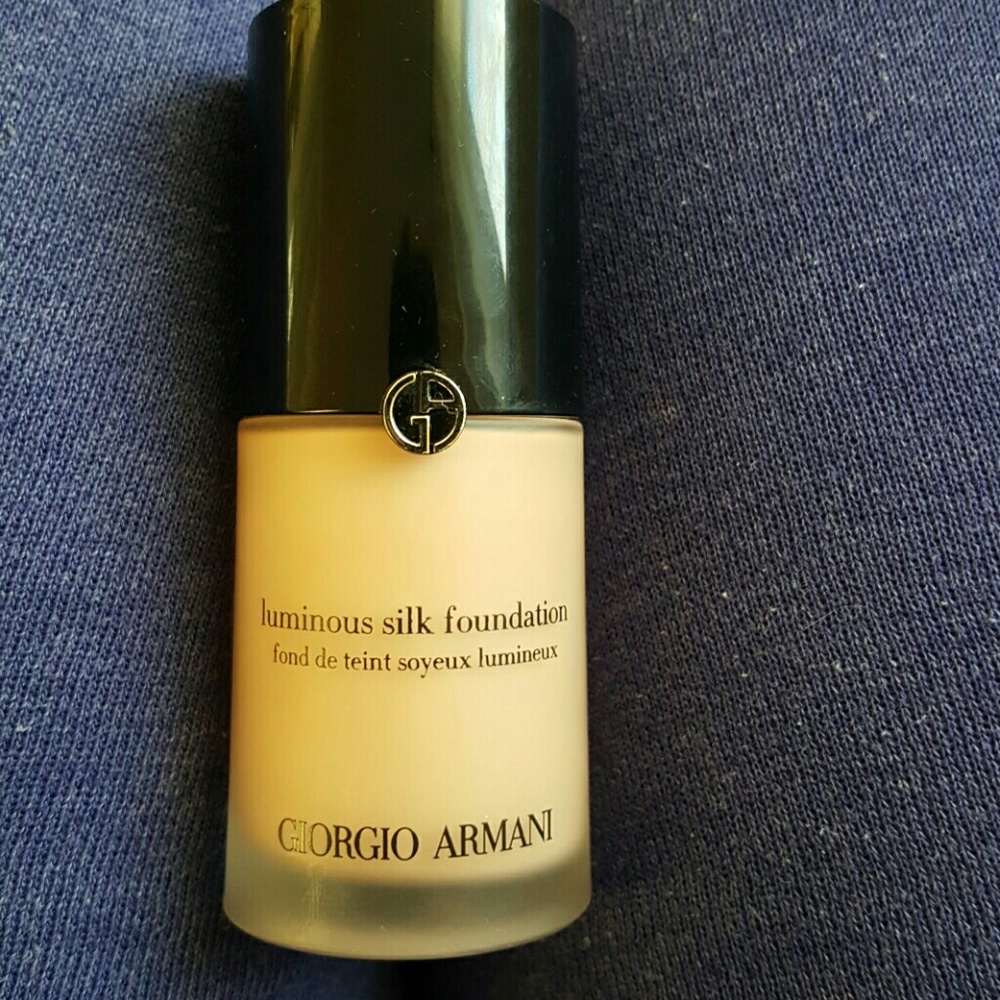 Giorgio Armani Luminous Silk foundations