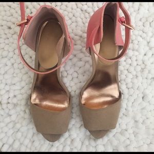 Nude/pink sandals