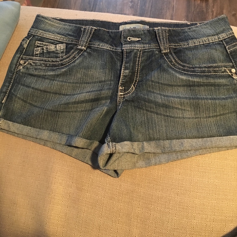 Jean shorts with cute stitching!!!
