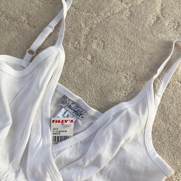 Cotton White low Cut Adjustable Strap Tank Top - Picture 2 of 3