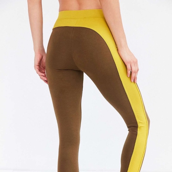 {UO} Green Color-block Stirrup Legging - Picture 2 of 7