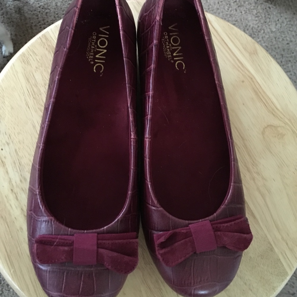 VIONIC Orthaheel Lydia Leather Wedge Flats