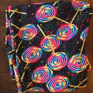 NWT OS lollipop leggings black background