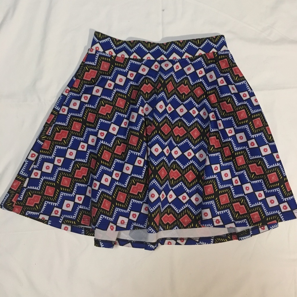 Patterned hight waisted skirt!!