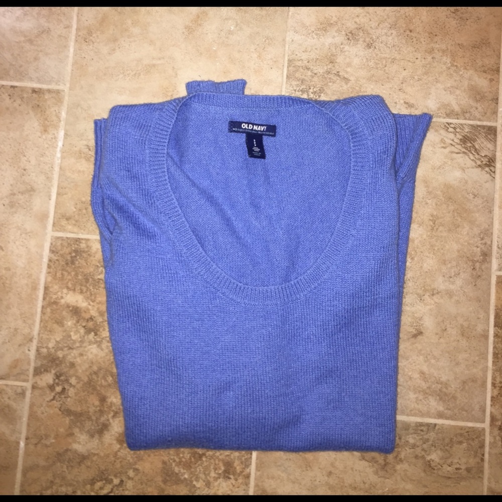 Old navy sweater
