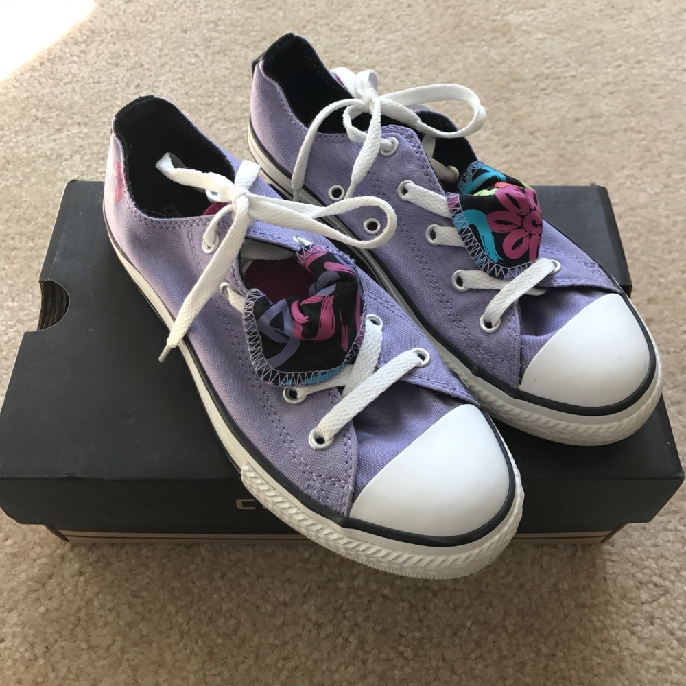 Violet Converse Double Tongue Size 6 Worn Once