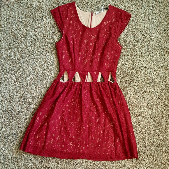 LOVERS + FRIENDS Dress💗 - Picture 2 of 4