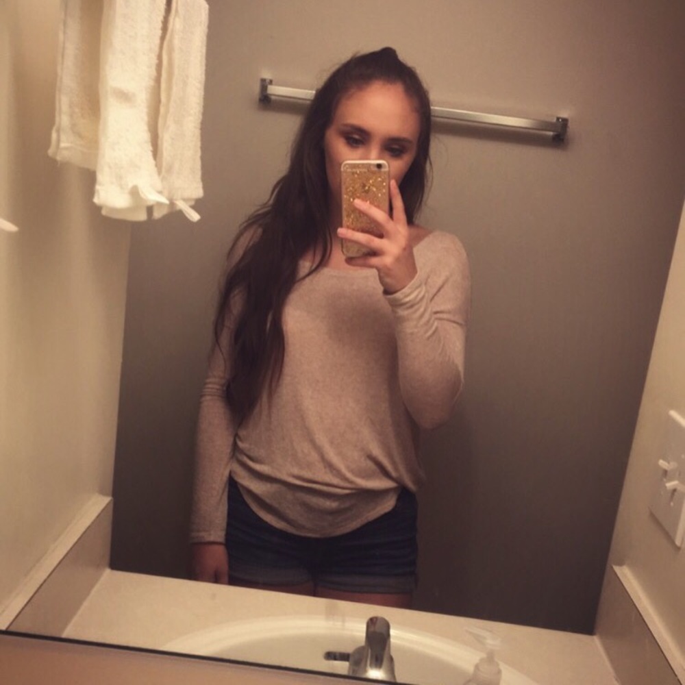 Meet your Posher, Monica