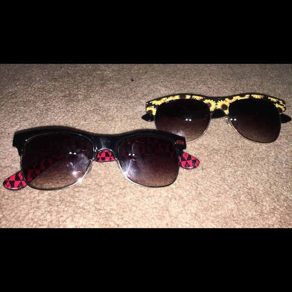 *SOLD* 2 HOT TOPIC SUNGLASSESHarley Quinn, Floral - Picture 1 of 5