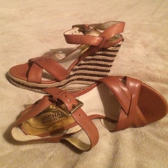 Michael Kors wedges - Picture 3 of 3