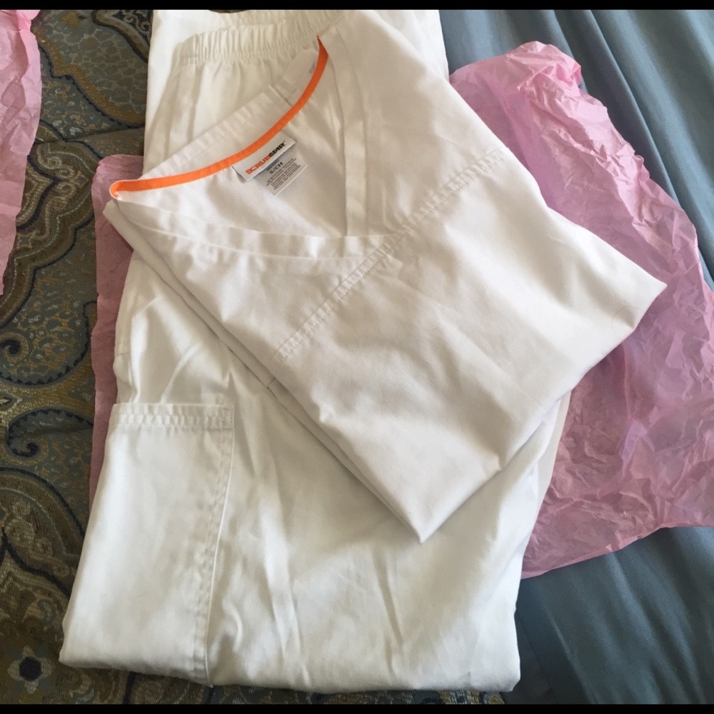 🎀🎀 Scrub Set 🎀🎀 SOLD ALREADY ✌️