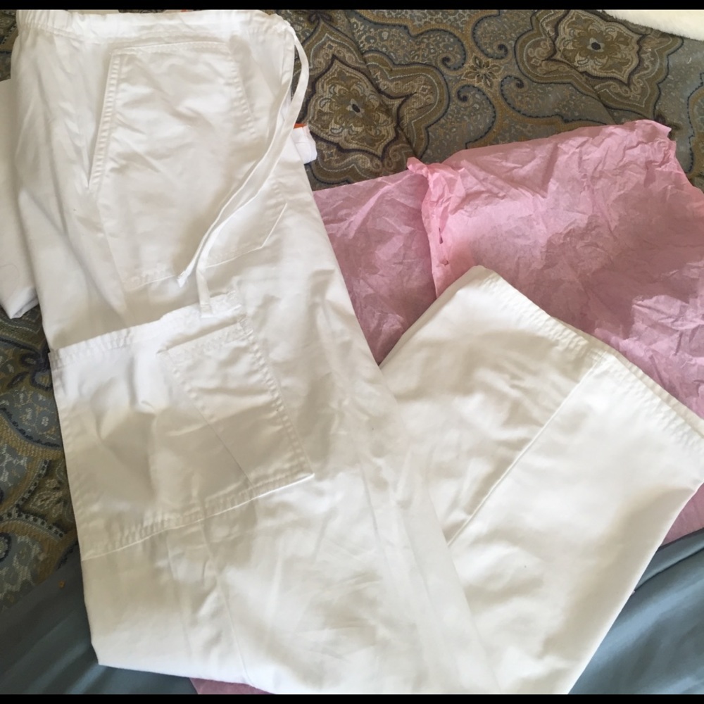 🎀🎀 Scrub Set 🎀🎀 SOLD ALREADY ✌️ - Picture 4 of 4