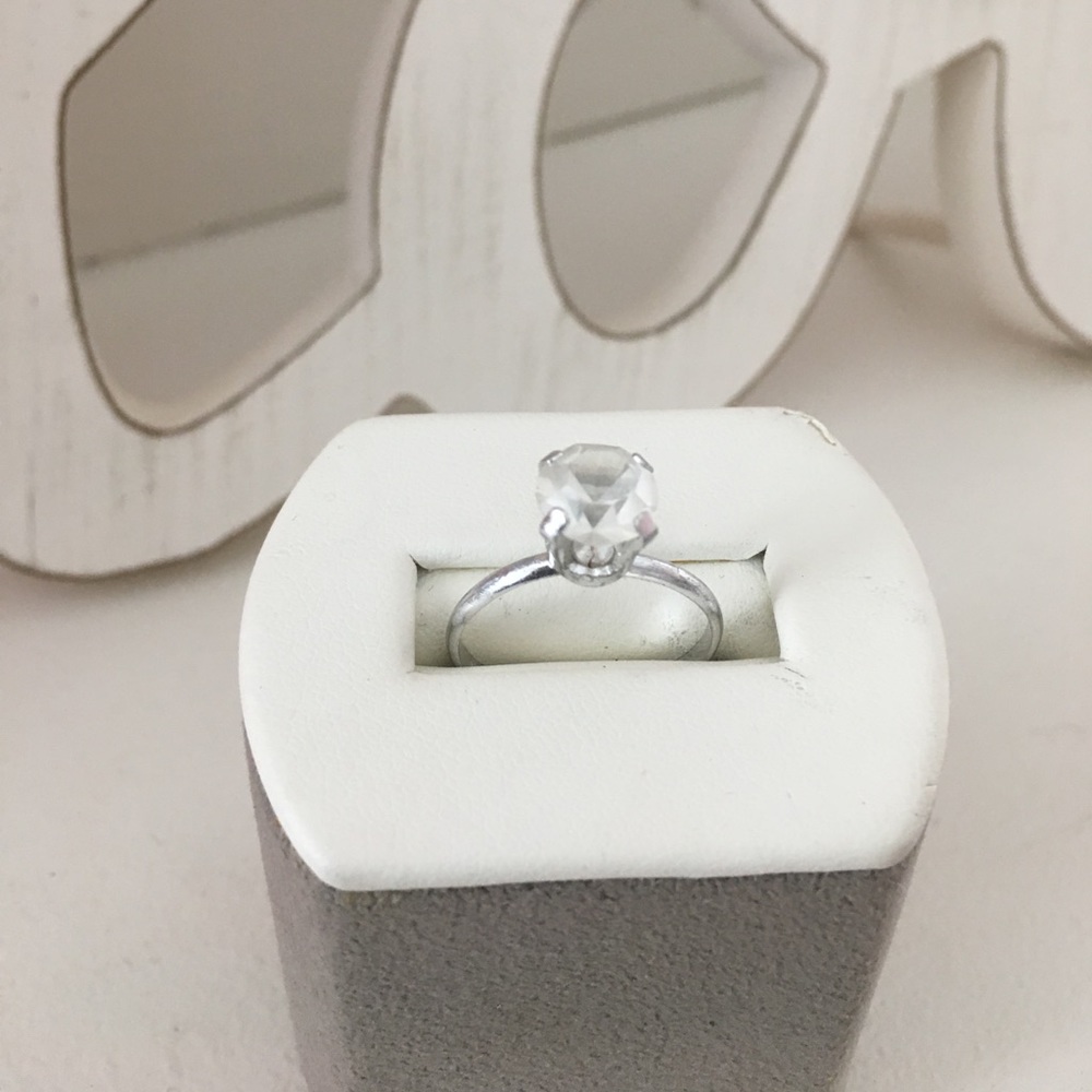 Vintage Style Classic White Solitaire Fashion Ring
