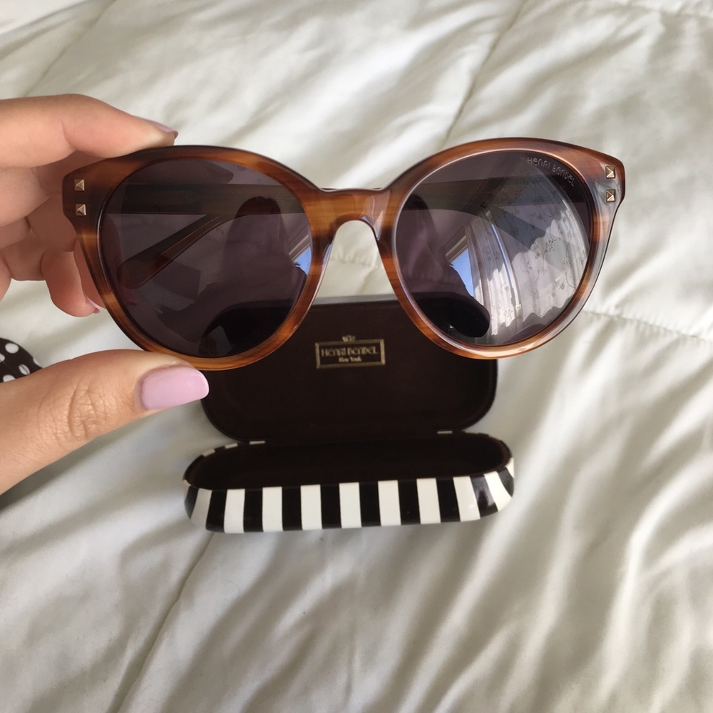 Henri Bendel Sunglasses Tortise
