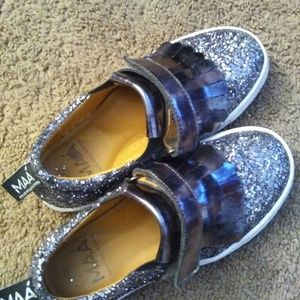 MAA girl sparkle shoes