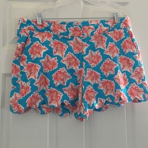 Crown&ivy coral scalloped shorts size 16