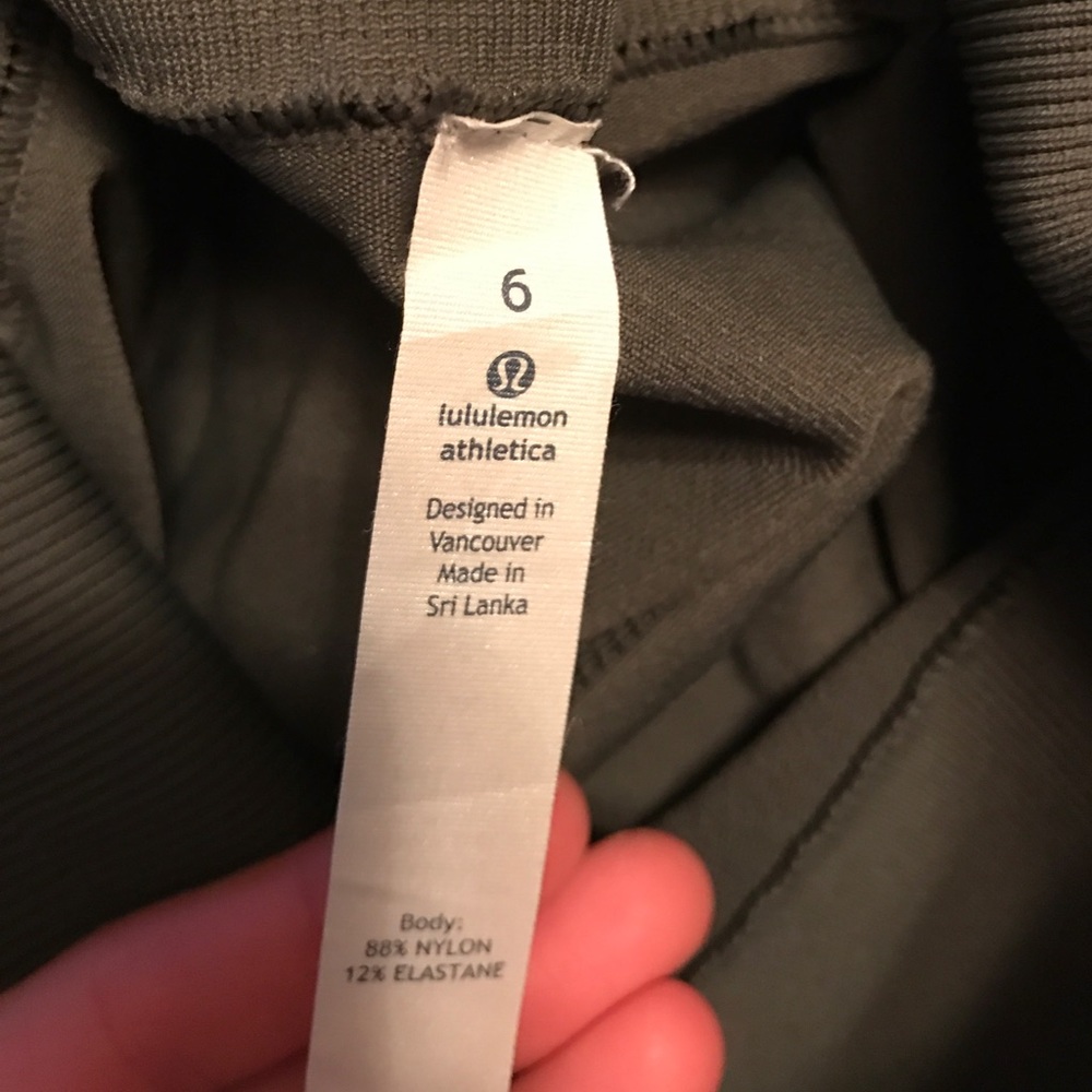 Lululemon sz 6. Made really small
