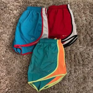 Set of 3 Nike Tempo shorts!!