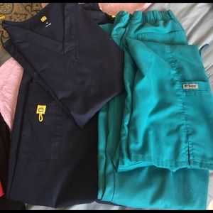 👚🌺 Grey's Anatomy Scrub in green color only 🌺🌹