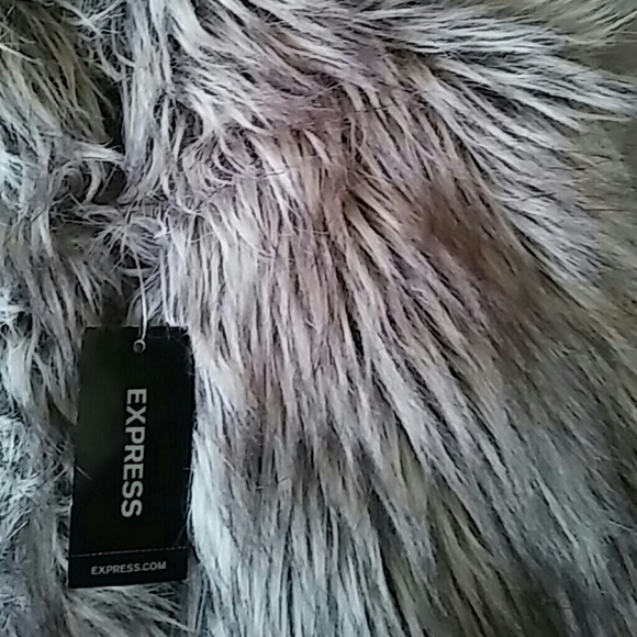 Express xs faux fur jacket - Picture 3 of 3