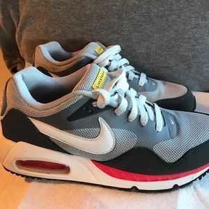 Nike Air Max Sneakers "live strong"