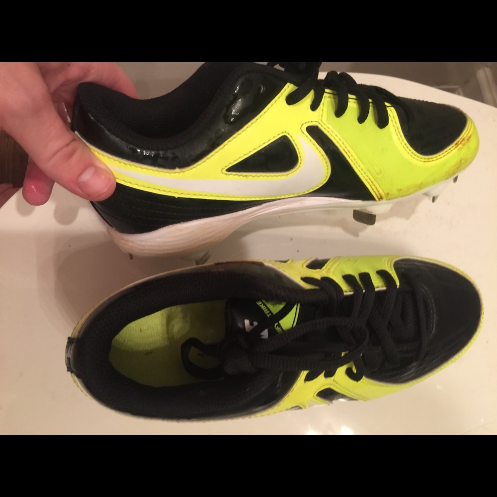 Kids Nike cleats (size 6)
