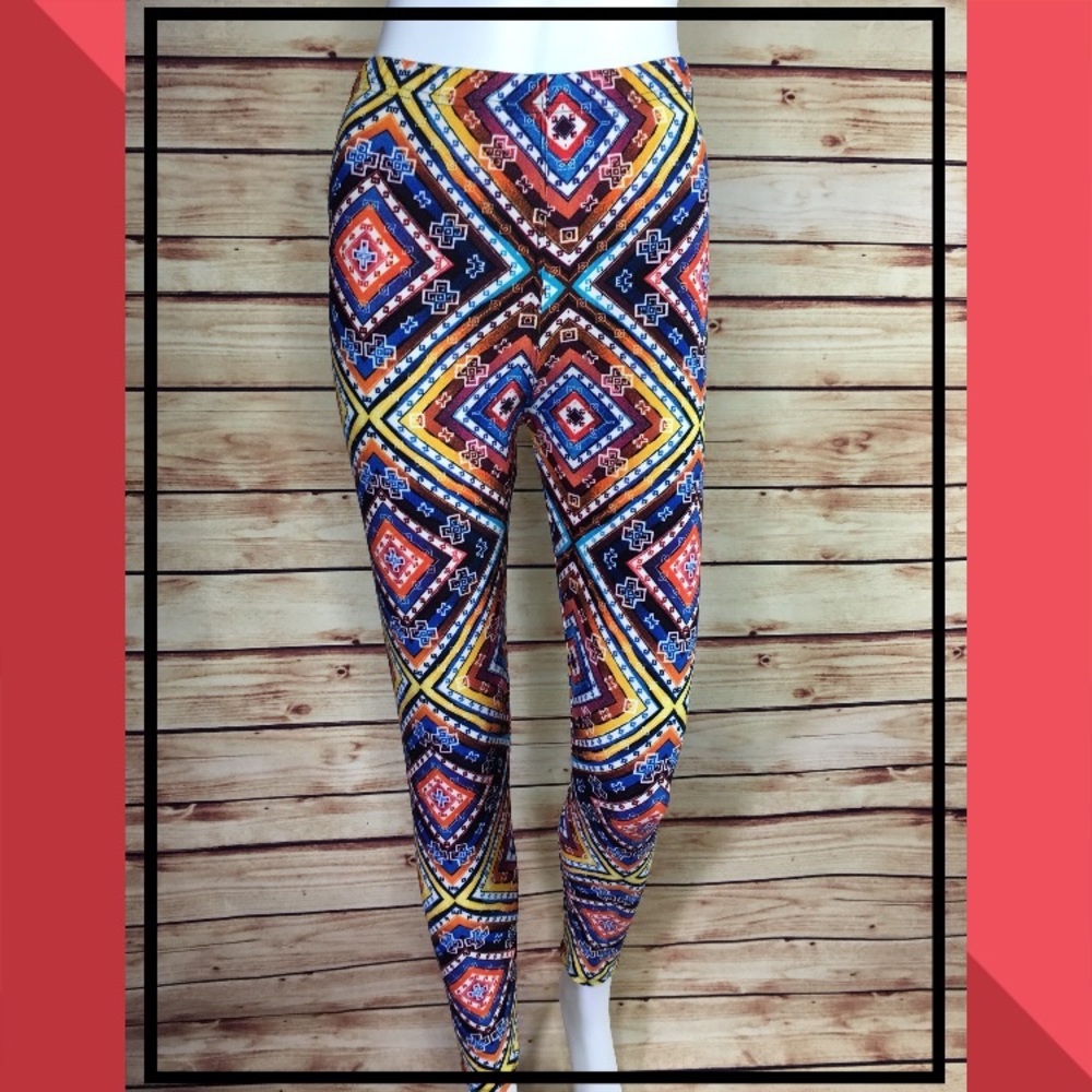 Super soft 🌈 rainbow leggings!