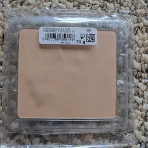 Inglot freedom system pressed powder 19