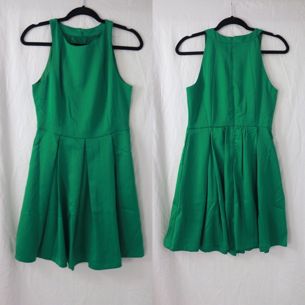Green dress - size medium