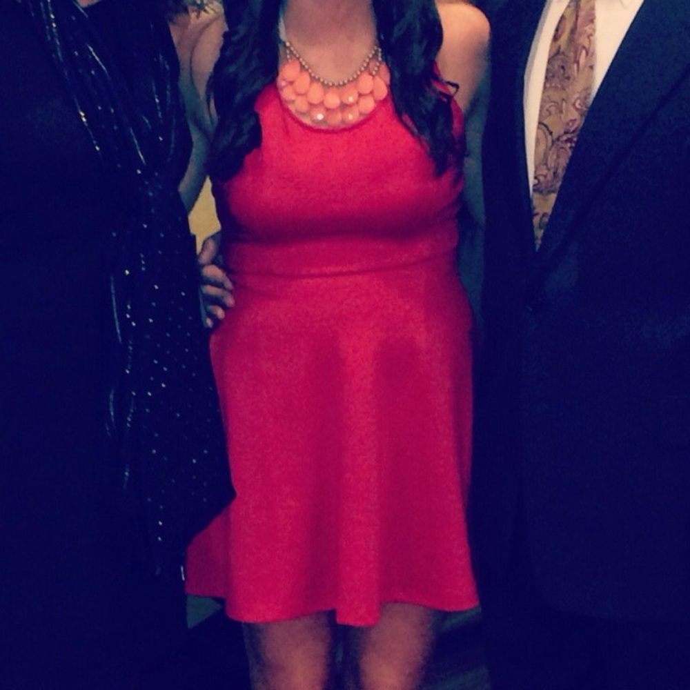 Red dress - Picture 3 of 6