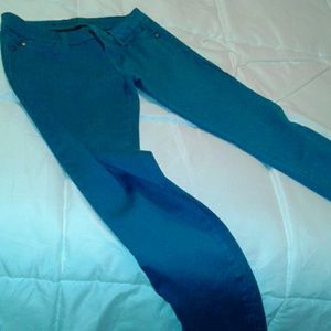 🔴"Celebrity pink" jeans, turquoise, "2"
