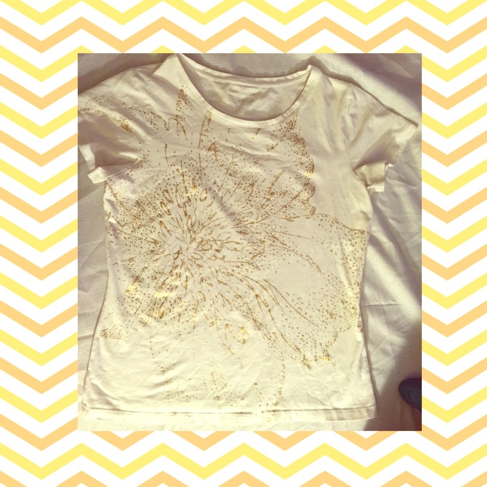 Gold Shining Flower tee