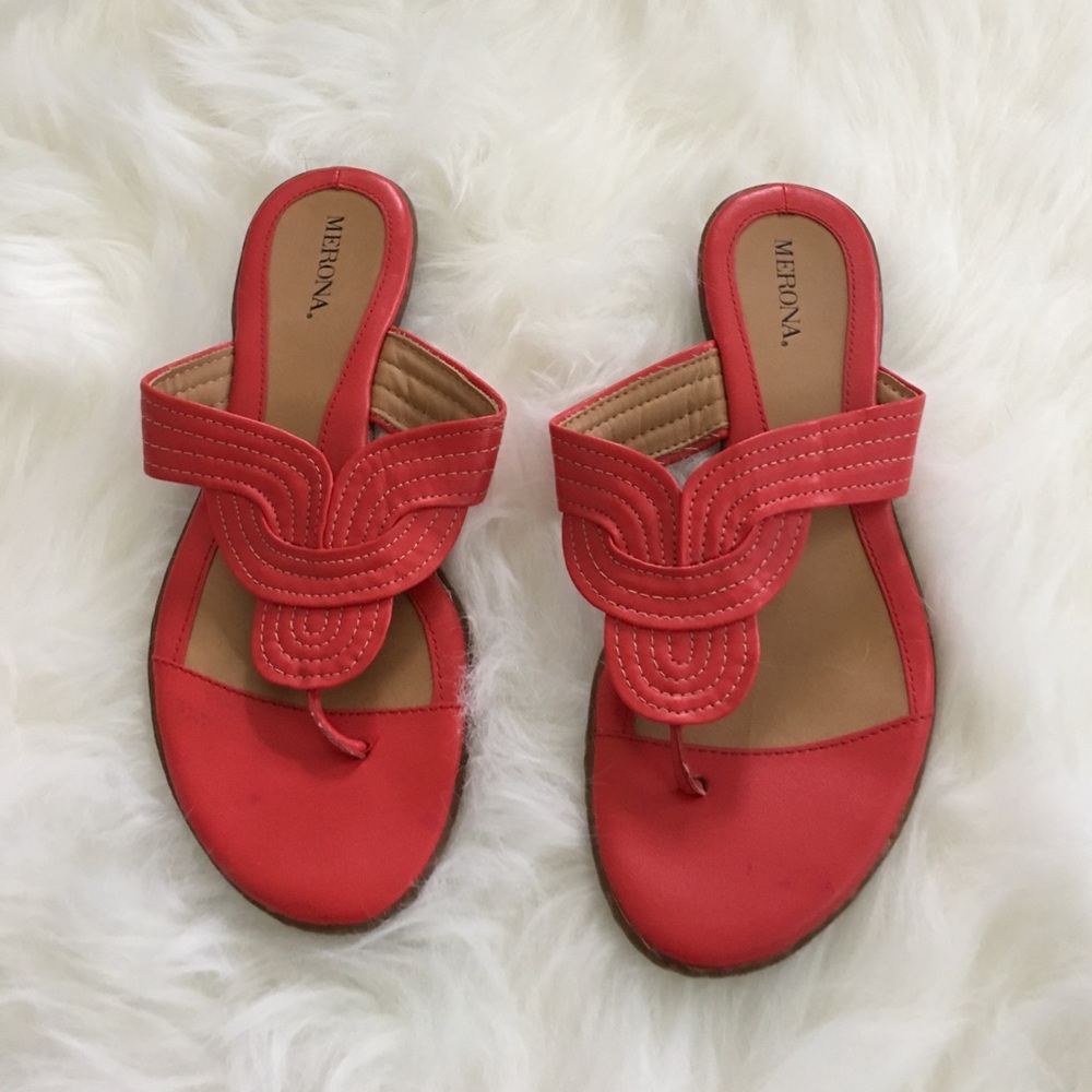 Like new Merona sandals size 8
