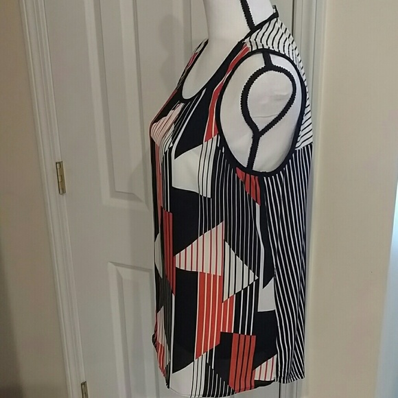 Flowy Top Size Large - Picture 3 of 8