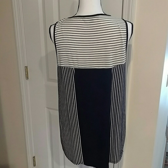 Flowy Top Size Large - Picture 4 of 8