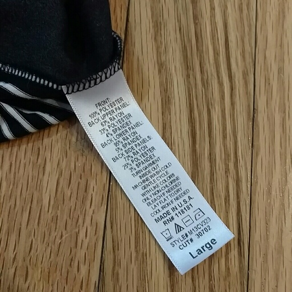 Flowy Top Size Large - Picture 8 of 8