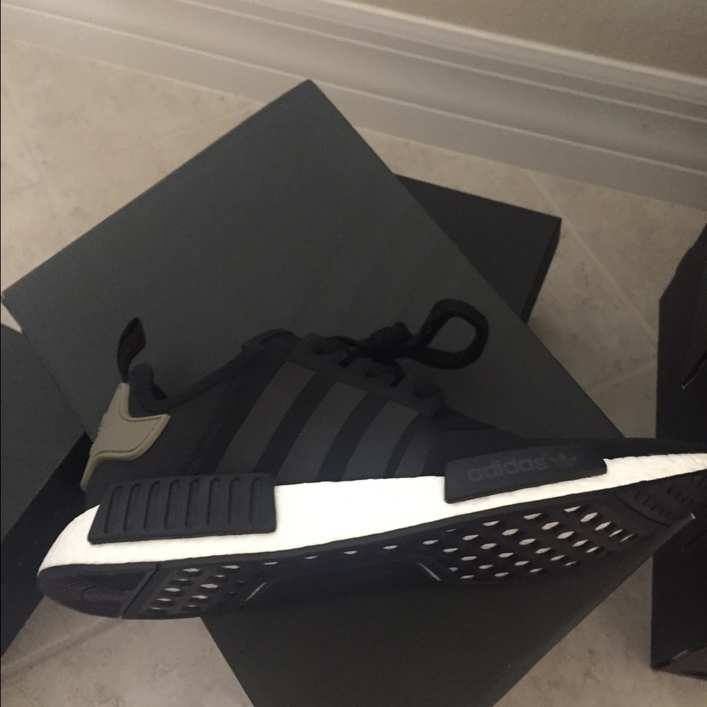 NMD R1 - Picture 2 of 2